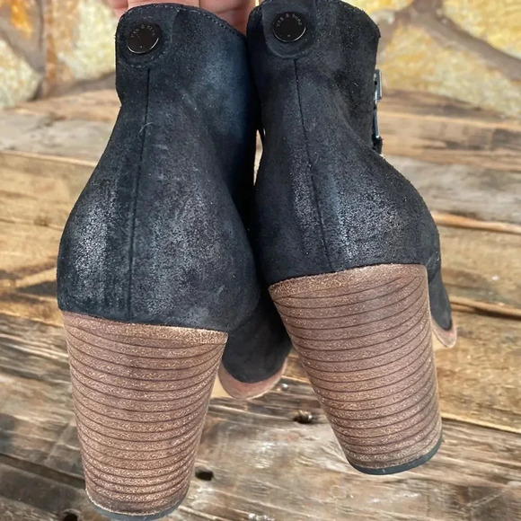Women’s Rag and bone ankle booties size 36.5 chexk them out very nice thanks 🙏 - Picture 4 of 7